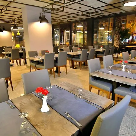 Ramira Joy 阿拉尼亚