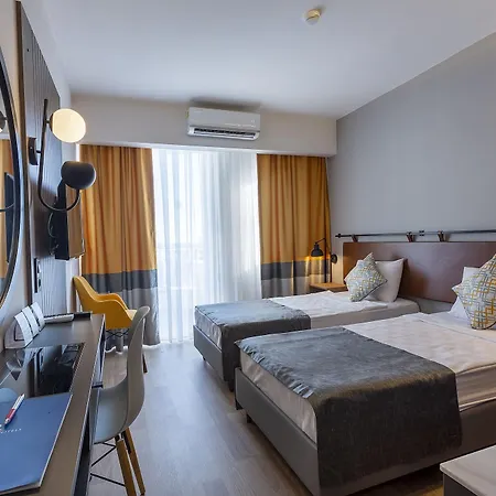 Ramira Joy 阿拉尼亚