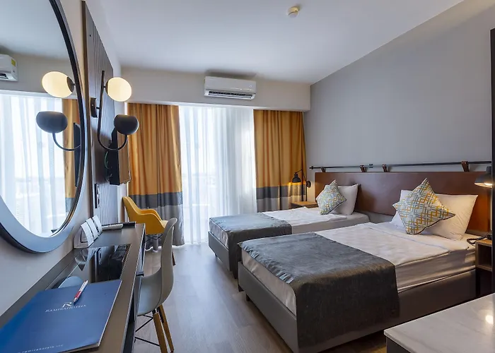 Ramira Joy 阿拉尼亚