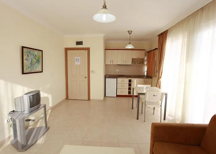 Ramira Joy 阿拉尼亚